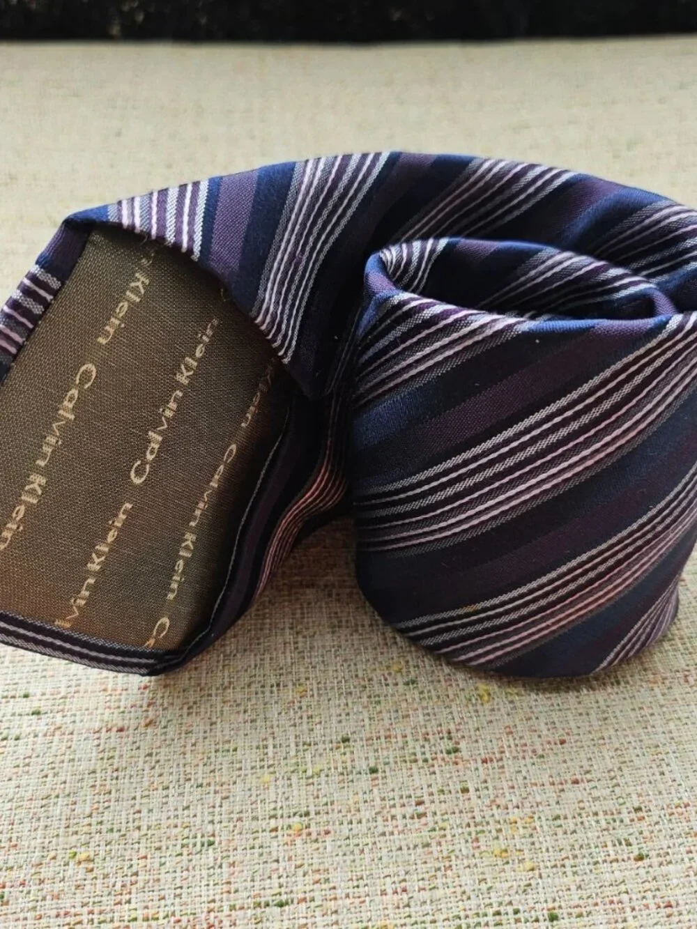 Calvin Klein Men Tie Multi Color Striped Necktie 100% Silk Classic Tie